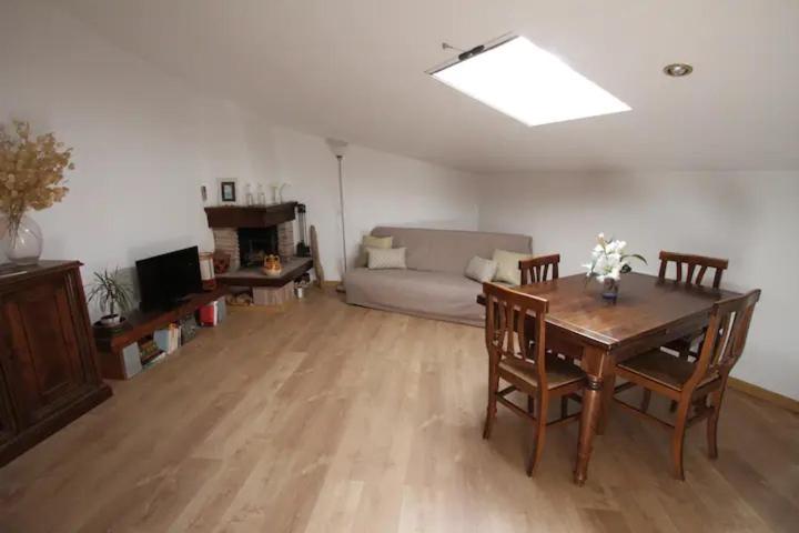 Apartmán Accogliente Mansarda Nel Cuore Dell Antica Livorno Exteriér fotografie